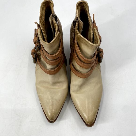 A.S.98 37 Cream Buckle Pointed Toe booties - Picture 2 of 6